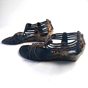 Donald J Pliner lepard patent  print scrappy wedge heel sandal size 8.5